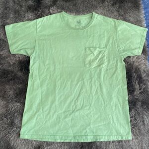 Laurel green t-shirt with pocket